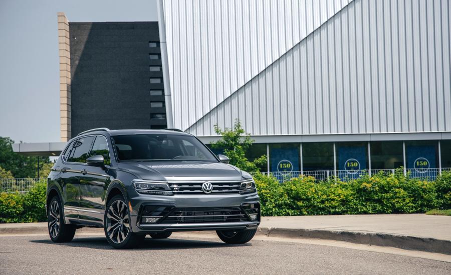  Volkswagen Tiguan R-Line 2017 года  (NA) (фото 30 из 43)